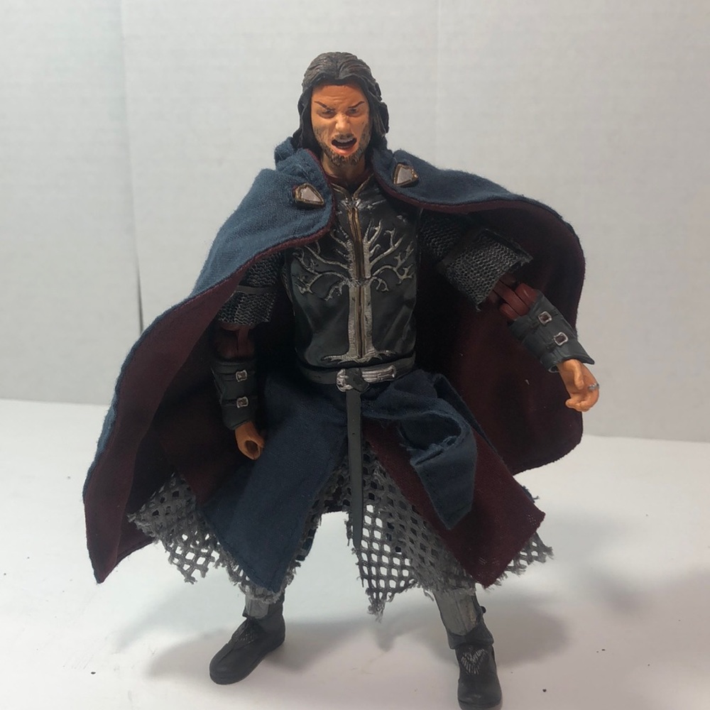 LORD OF THE RINGS ARAGORN GONDO ACTION FIGURE